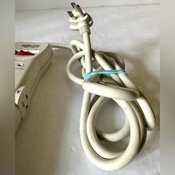 Tripp Lite SUPER7 Home/Office Surge Suppressor 7-Outlet 7ft Cord 2160 Joules - Picture 9 of 14